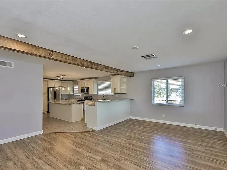 3219 W Leroy St — Photo 3