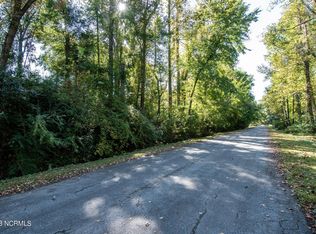 112 Tradewinds Rd, Newport, NC 28570