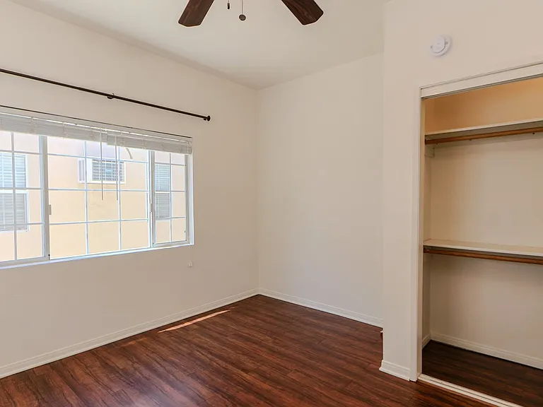 Garfield Avenue Apartments — Photo 6