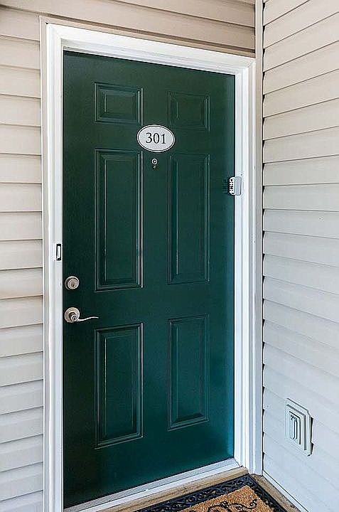 1st image of 885 Forest Ave APT 301