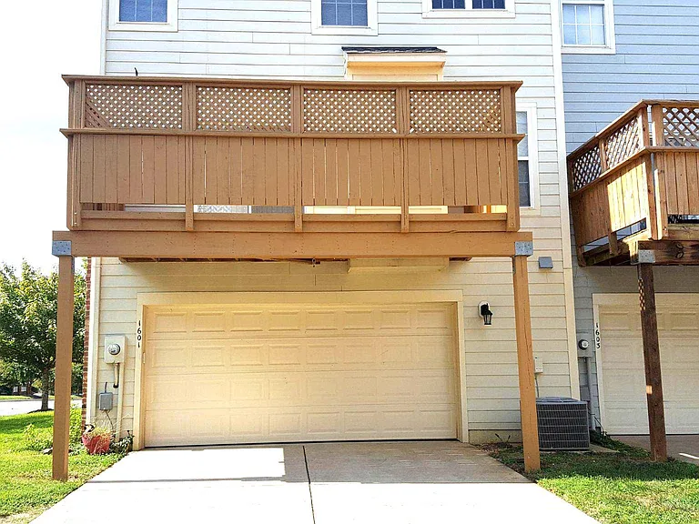 1601 Wilcox Ave — Photo 30