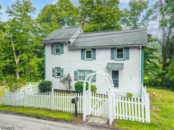 15 Laceytown Rd, Hardyston Twp., NJ 07416