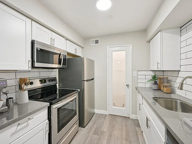 Jade Ridge Apartments — Photo 71