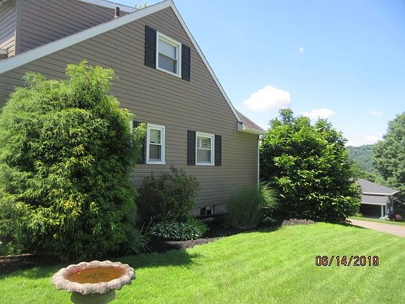 2nd image of 1209 Robin Dr