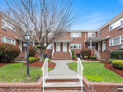 201 Oakdene Pl APT D2, Cliffside Park, NJ, 07010