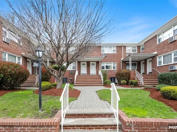 201 Oakdene Pl APT D2, Cliffside Park, NJ 07010