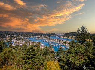 574 Klamath Dr, La Conner, WA