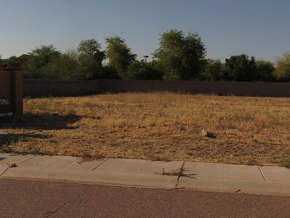 3rd image of 2900 W Monterey Pl