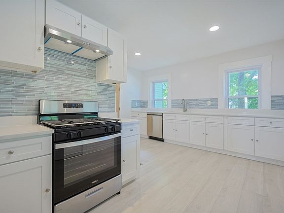 5th image of 85 W Main St