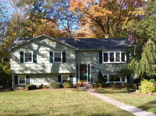 30 Mountain Rd, Manchester, CT 06040