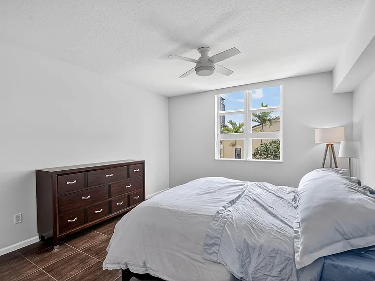 403 S Sapodilla Ave #307 — Photo 23
