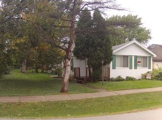 240 N Park St, Westmont, IL 60559