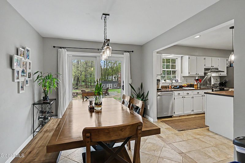 4th image of 1046 Laural Lane