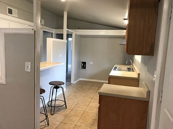 Kitchen with Bar area