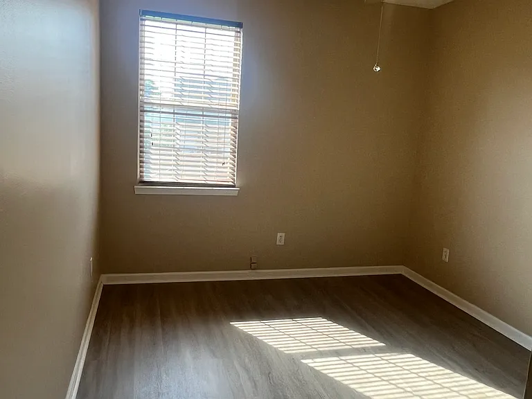 Guest bedroom 2