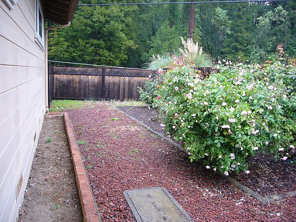 4th image of 16021 Brookdale Dr