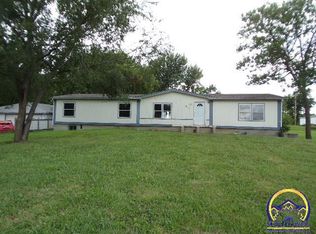 411 Charlotte St, Harveyville, KS 66431