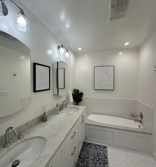 451 S Barrington Ave #202 — Photo 14