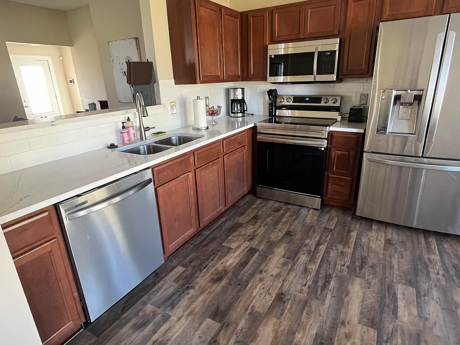 3 bed, 1456 sqft, $3,500 — Photo 4