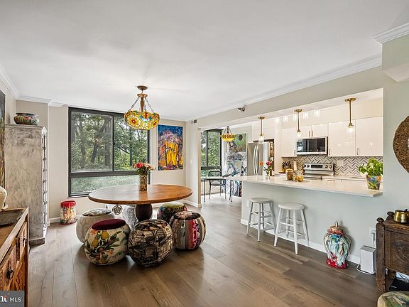 3rd image of 1808 Old Meadow Rd APT 906