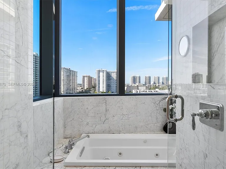 17475 Collins Ave #504 — Photo 36