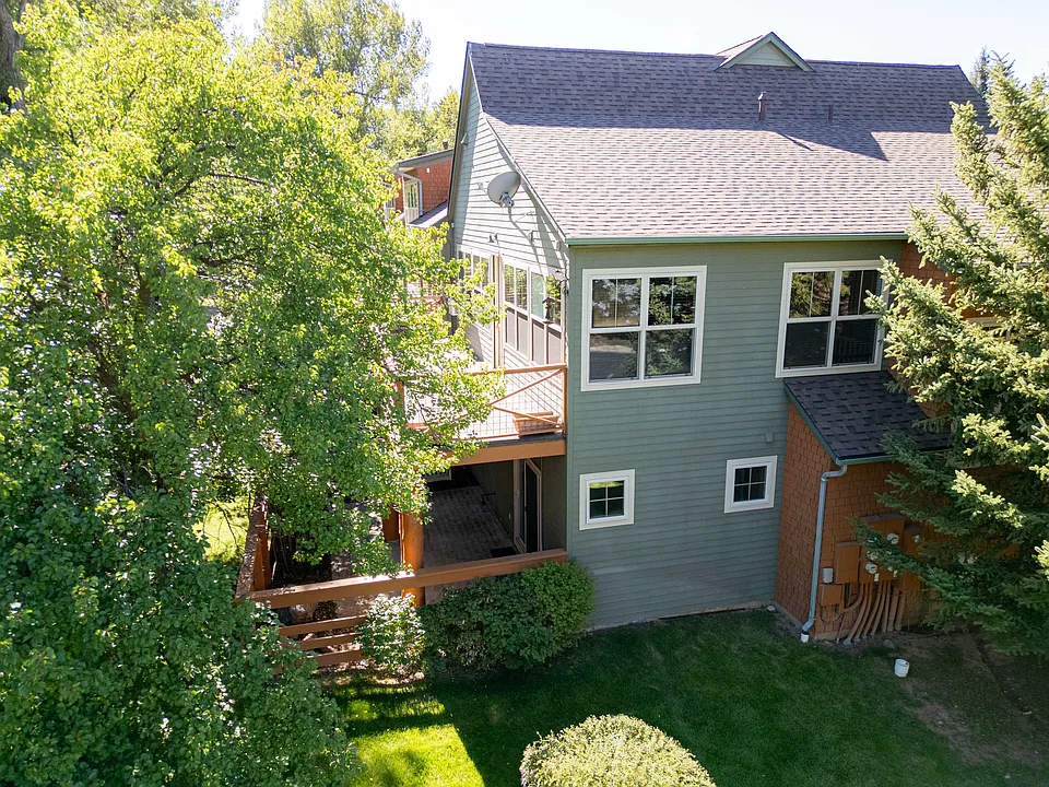 530 Evans Ct