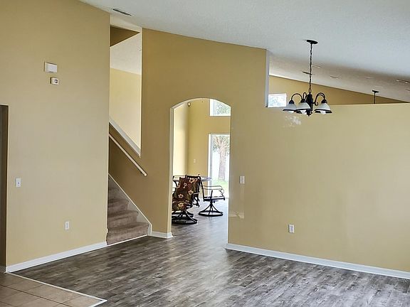 3rd image of 412 Ashley Pl