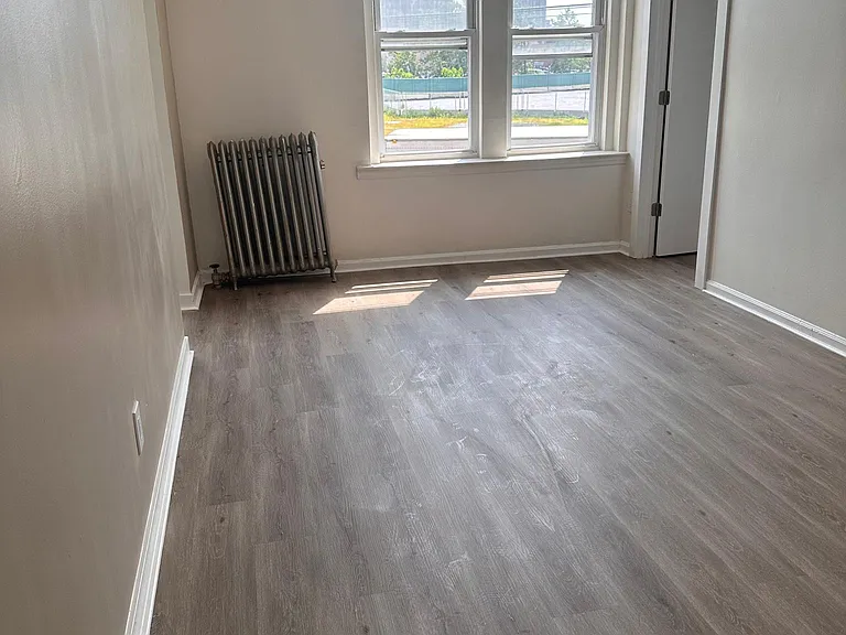 1156 E Broad St #4 — Photo 6