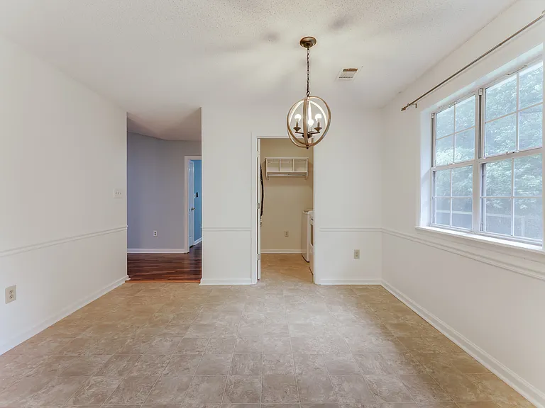 180 Oak Dr — Photo 6