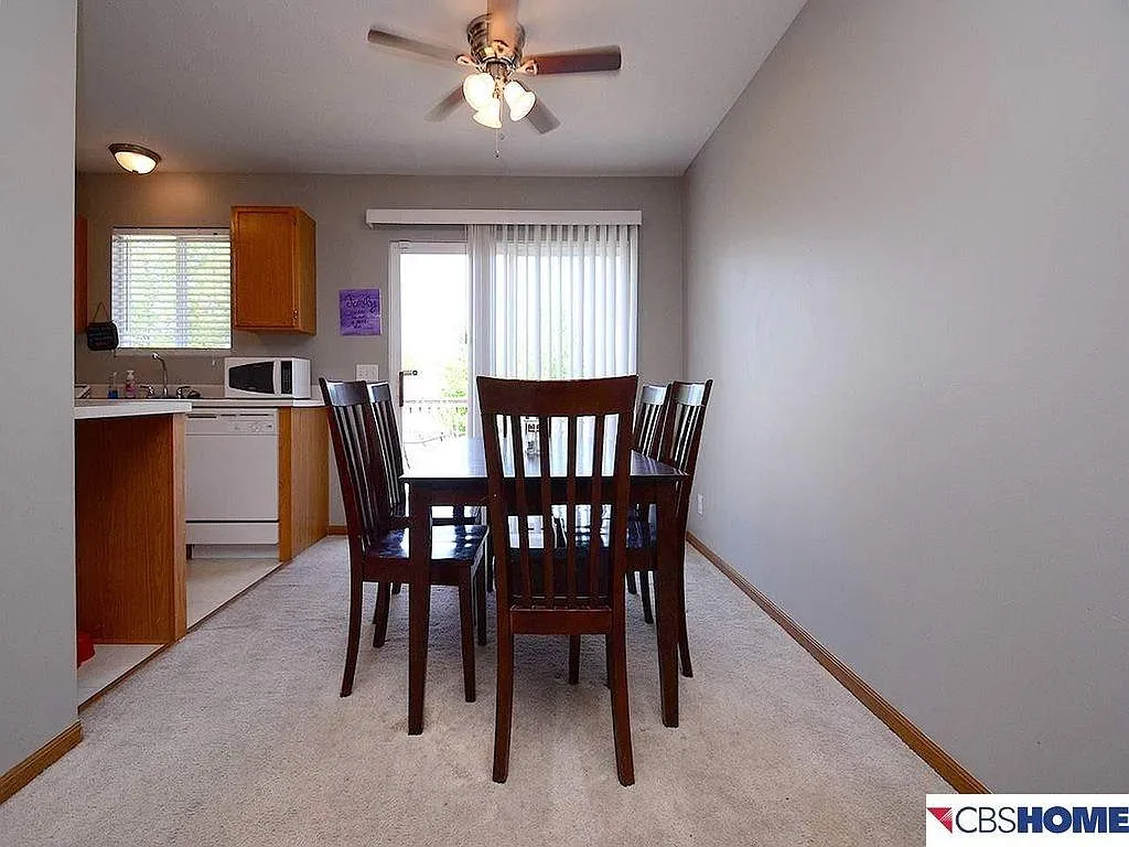 3 bed, 1302 sqft, $1,875 — Photo 4