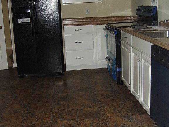 4th image of 14 Duvall Ct