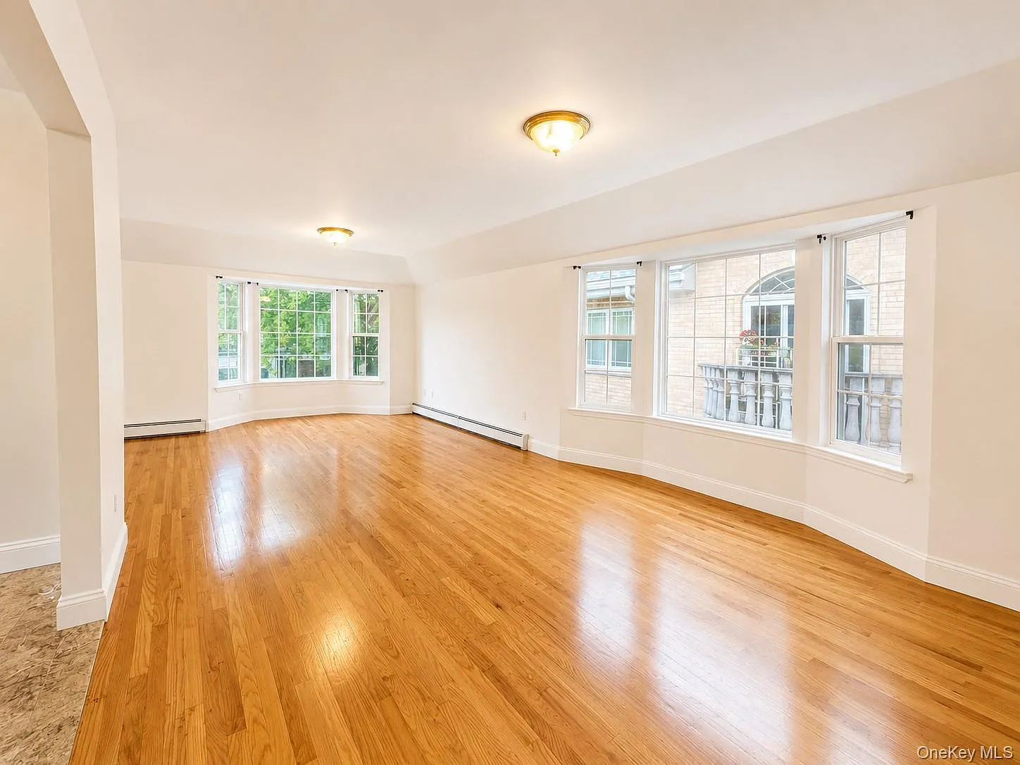 3 bed, 2.0 bath, 1000 sqft, $3,400 — Photo 4