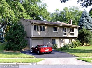 8718 Stark Rd, Annandale, VA 22003