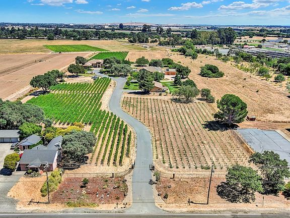 3rd image of 4094 Suisun Valley Road