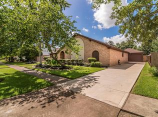 16410 Brookvilla Dr, Houston, TX 77059