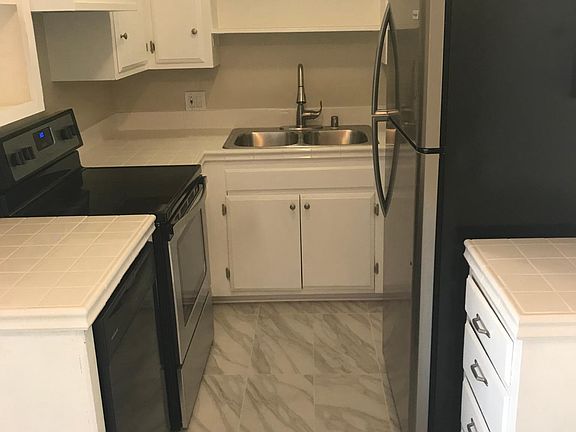 5th image of 901 Victor Ave APT 4