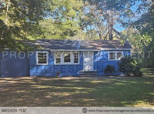 166 Clinton Cir, Jackson, MS 39209