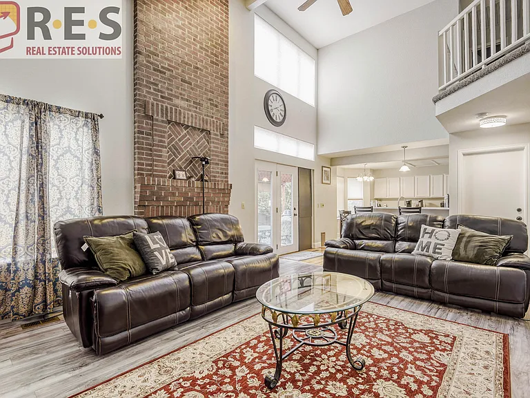 9853 Salford Ln — Photo 7