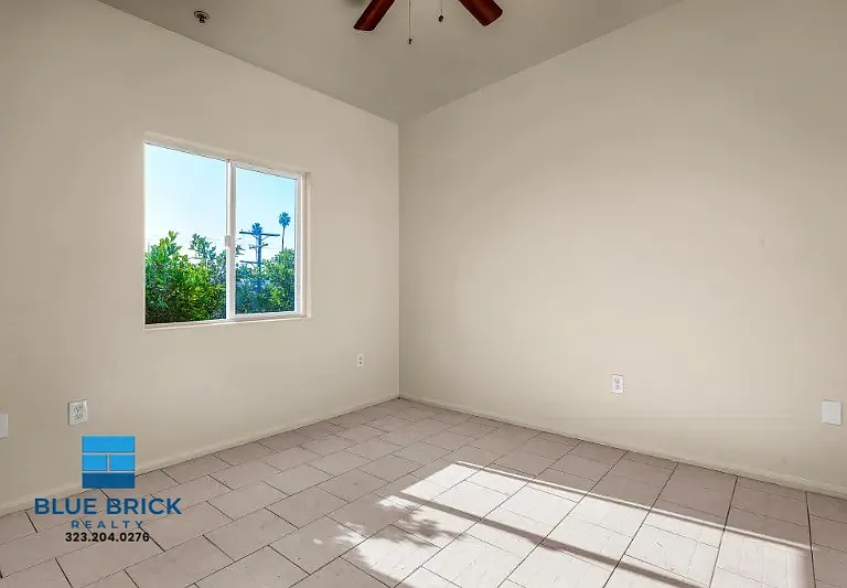 5869 S Figueroa St #3 — Photo 14