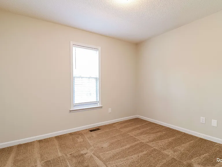 312 Hocutt Dr — Photo 12