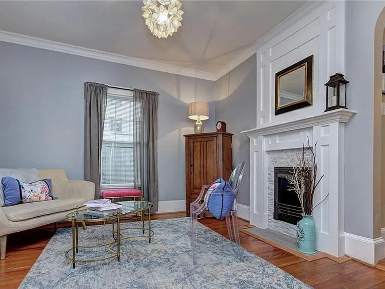 115 N Dotger Ave — Photo 4