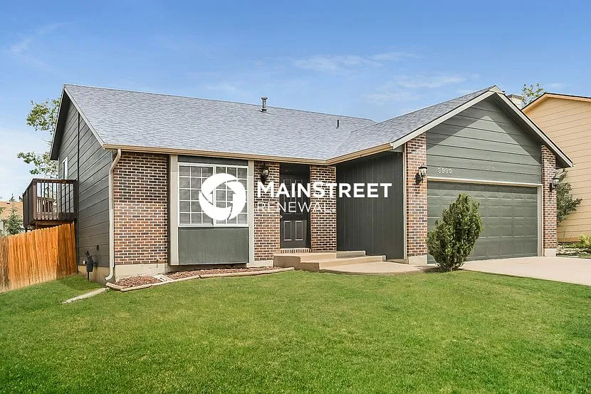 3930 Glenhurst St — Photo 2