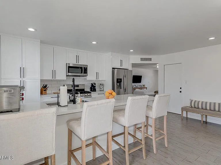 1424 E Broadmor Dr — Photo 7