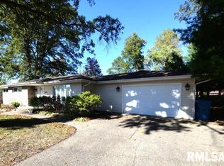 1021 Fairfield Rd, Mount Vernon, IL 62864