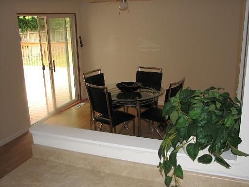 dining area off of kitchen