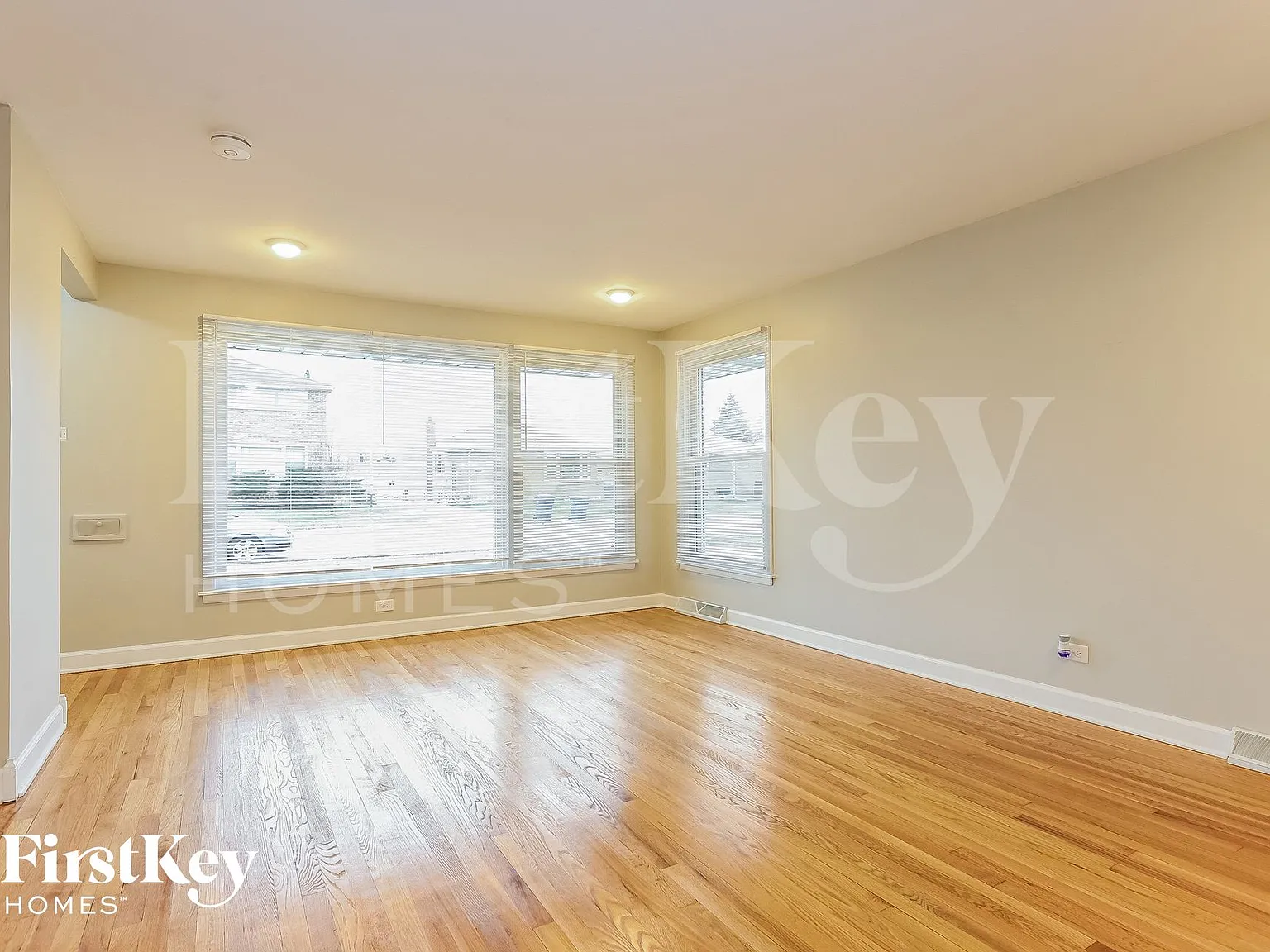 4 bed, 2.0 bath, 1550 sqft, $3,010 — Photo 3