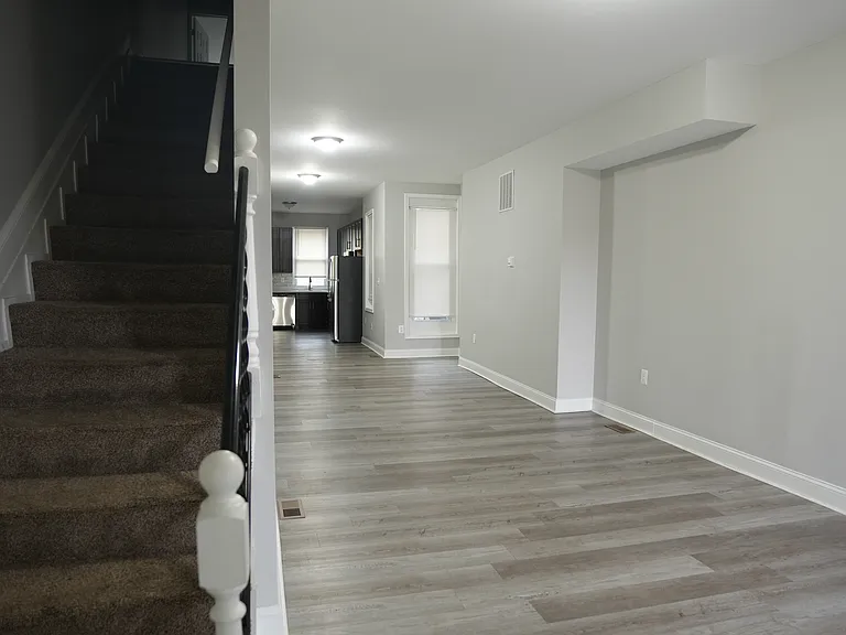 1628 N Ellamont St — Photo 10