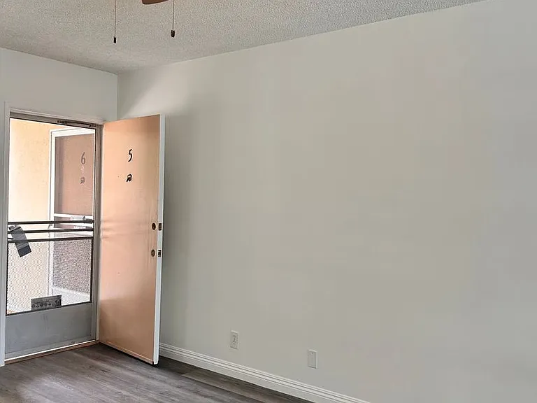 320 Western Ave — Photo 14