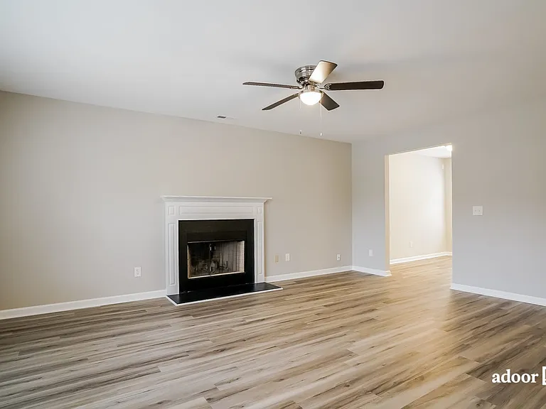 4037 Griffis Glen Dr — Photo 6
