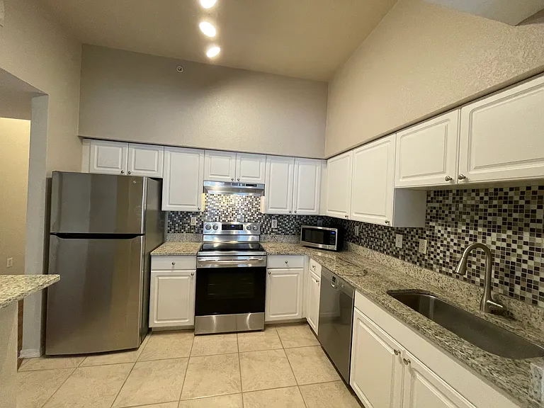 410 S Armenia Ave #919C — Photo 3